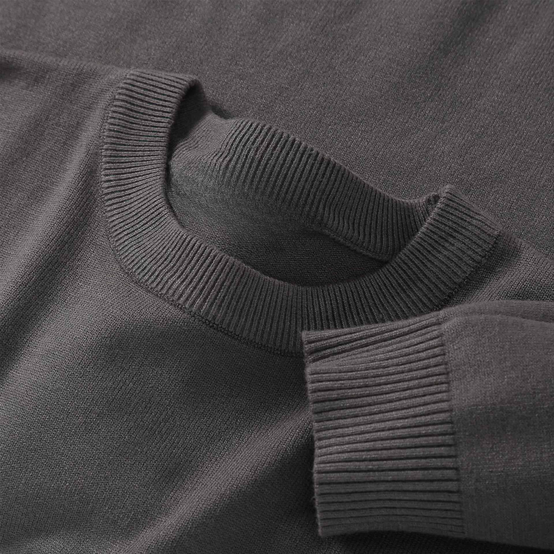 Round Neck Dark Gray / M