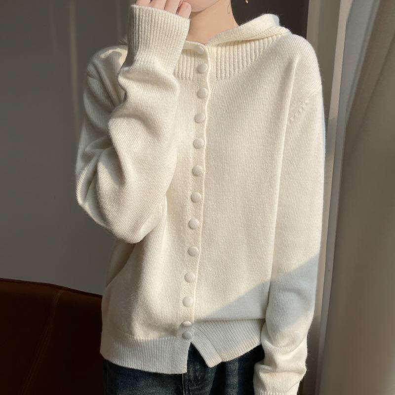 White / M