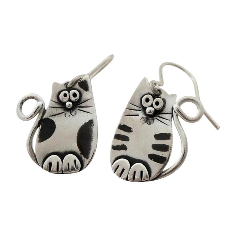 Retro-style Creative Cute Cat-shaped Pendant Earrings For Women
