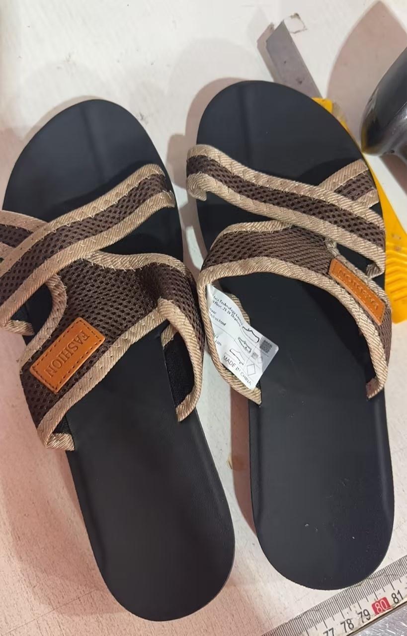 Womens Slippers Lightweight And Comfortable With A Flat Sole