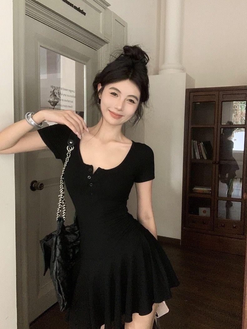 Black / M