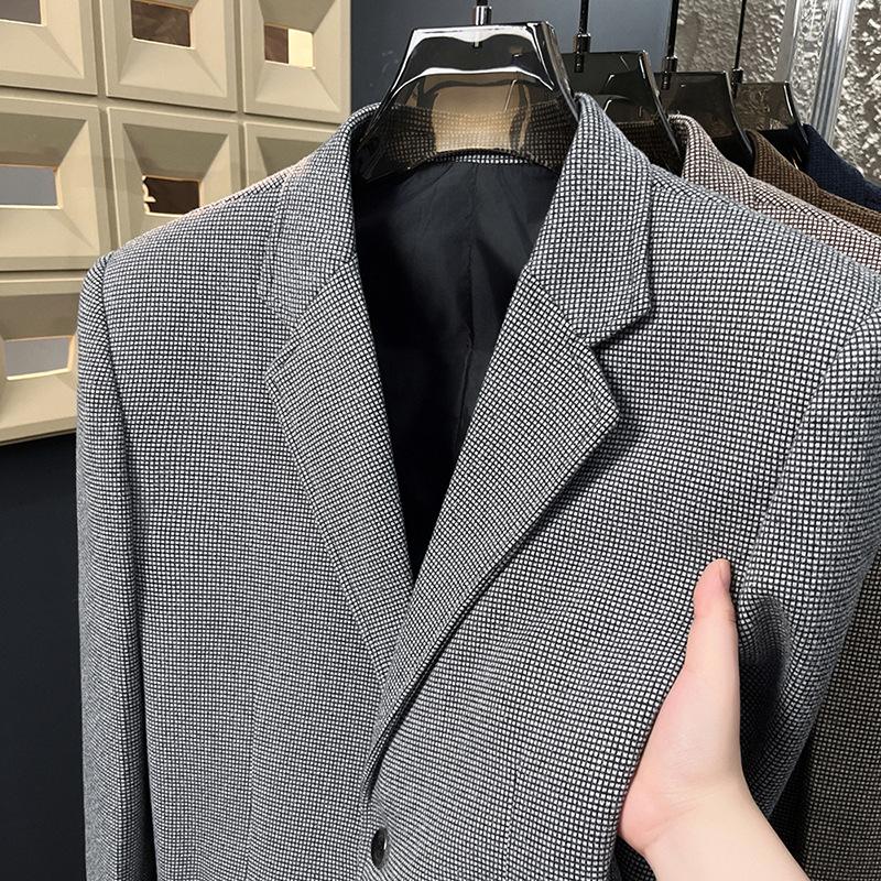 Gray / M