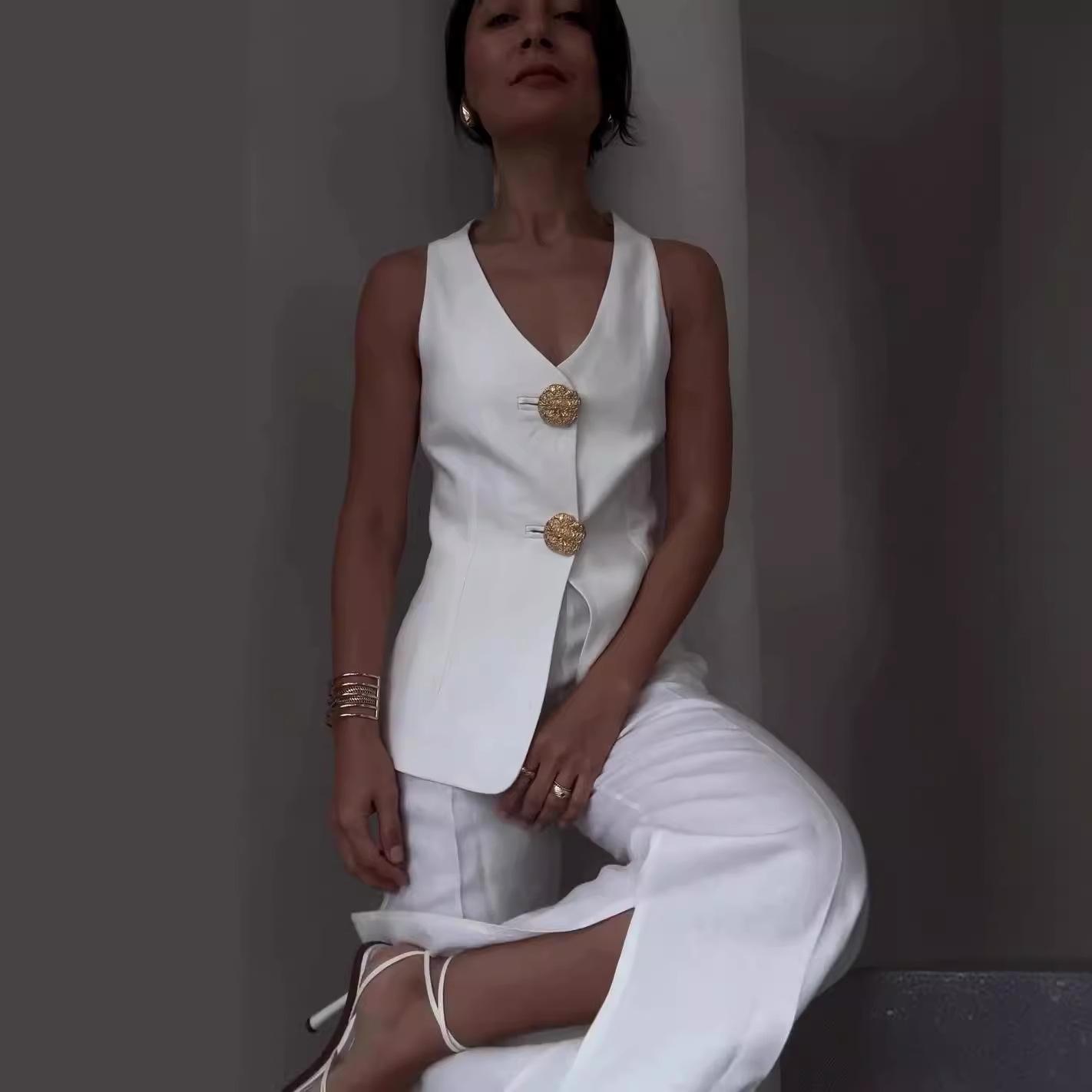White / S