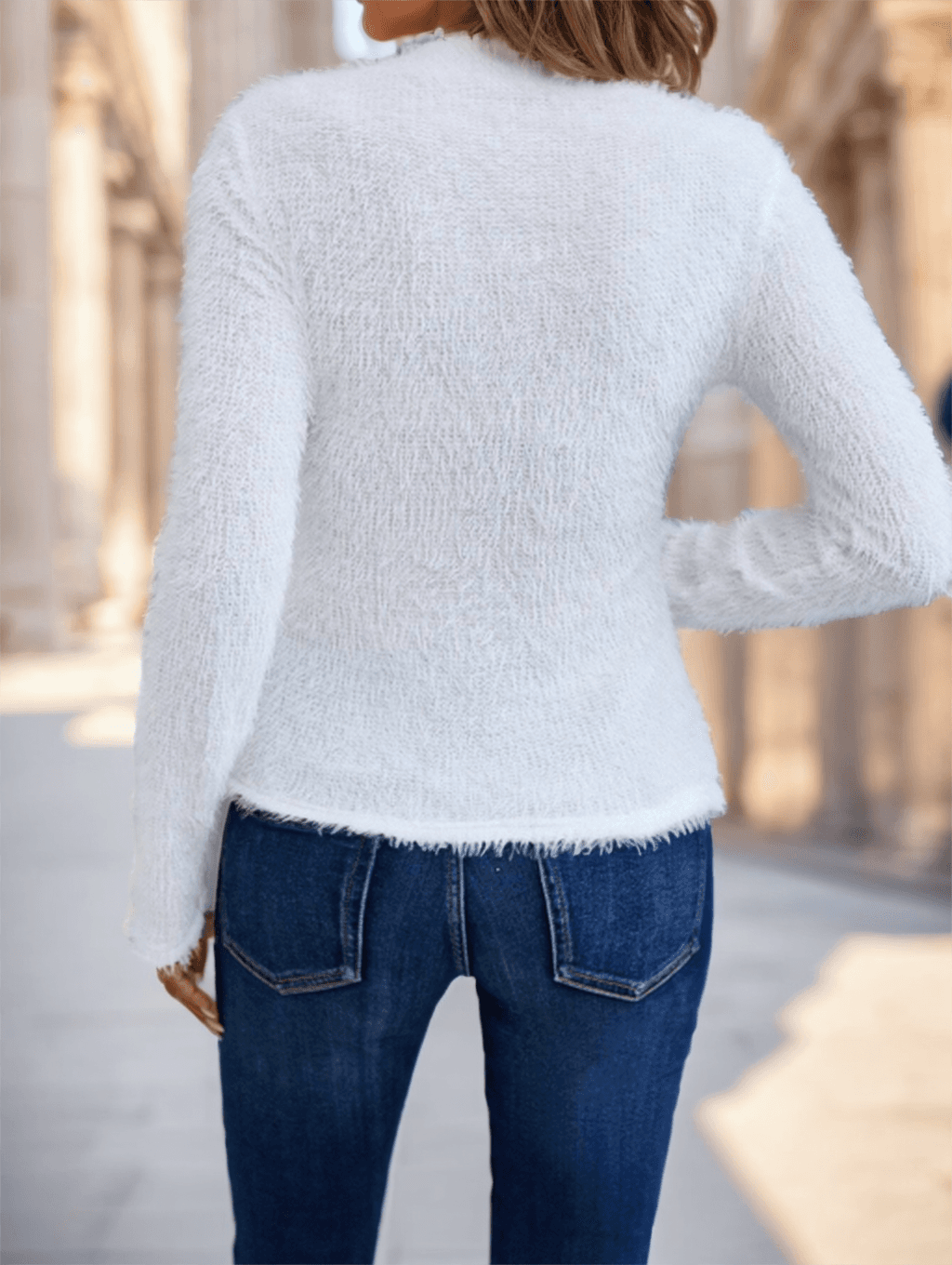 A Solid-colored Long-sleeved Top For Ladies