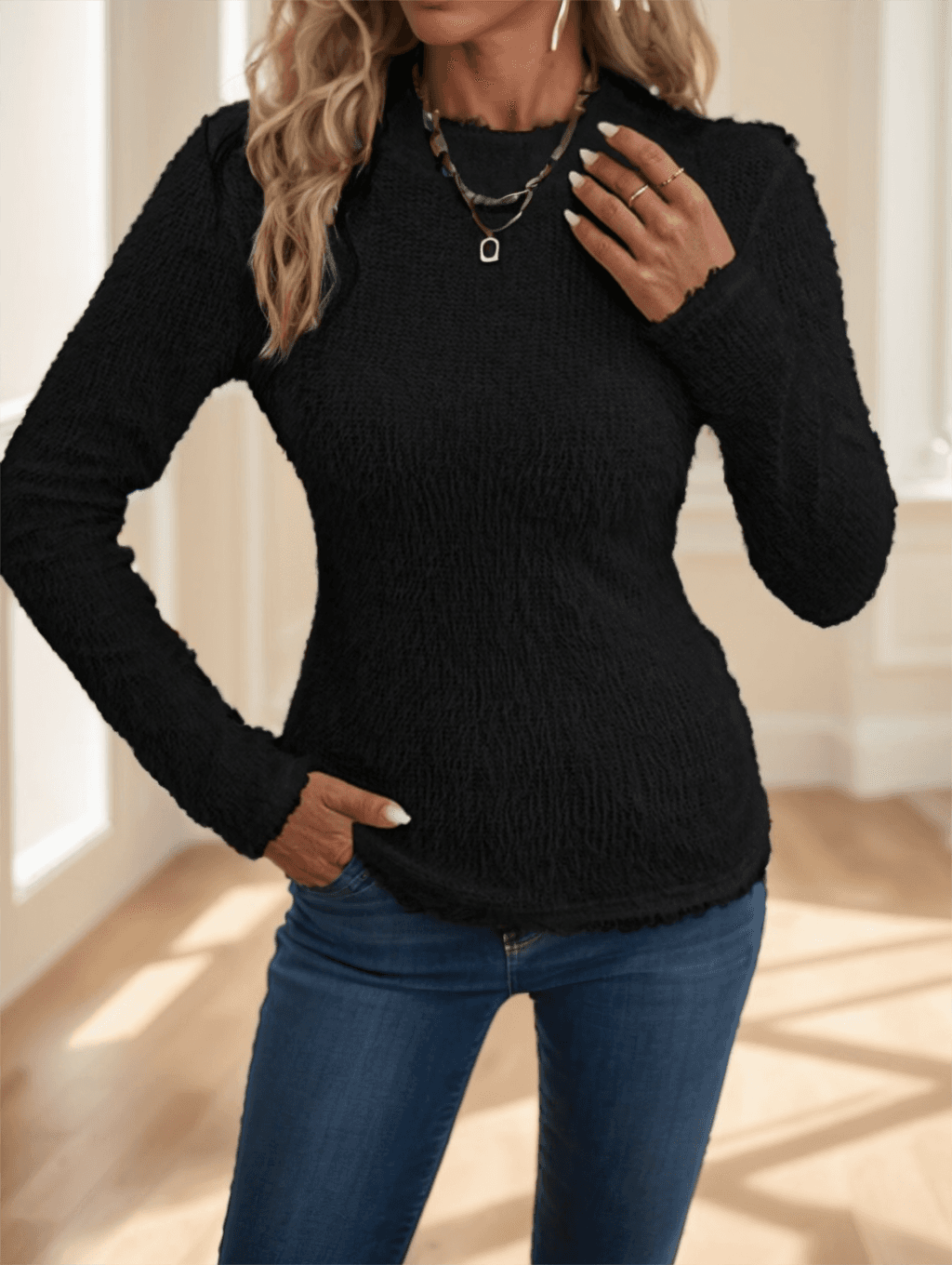 A Solid-colored Long-sleeved Top For Ladies
