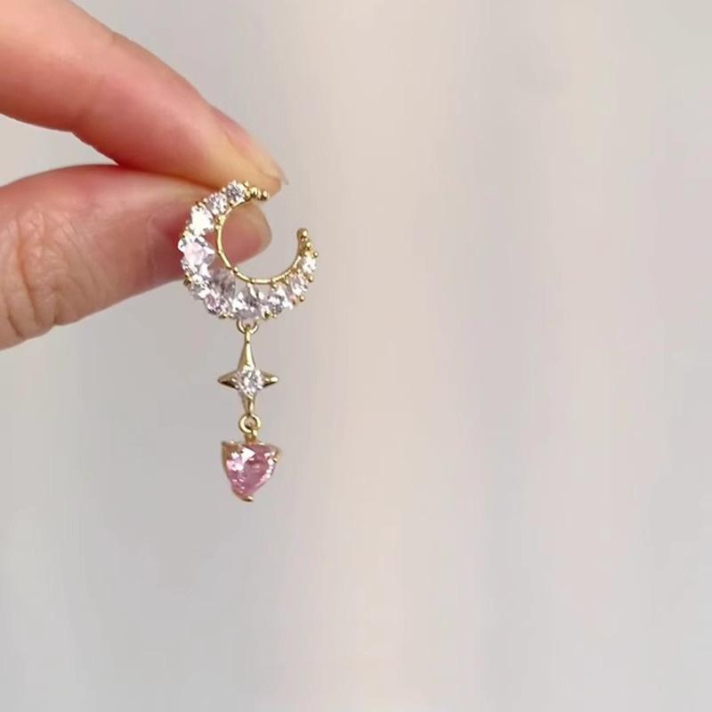 Sweet Design Exquisitely Crafted Niche And Elegant Earrings