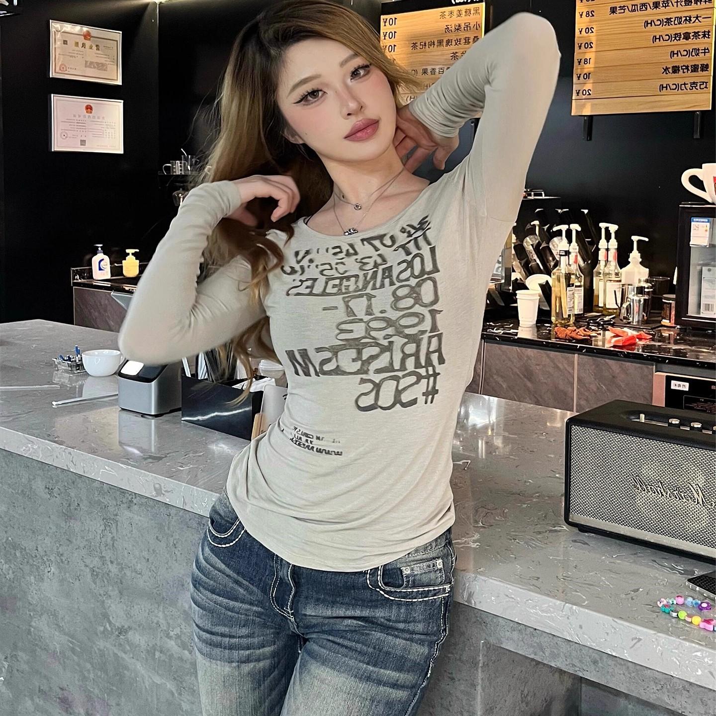 Retro Niche Letter-print Long-sleeve Regular-shoulder Top