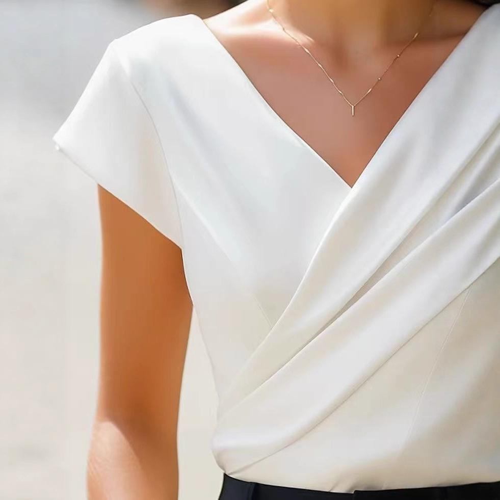 Elegant White T-Shirt With V-Neck Slim Fit And Short Sleeves