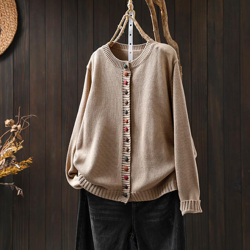 Light Khaki / Average Size
