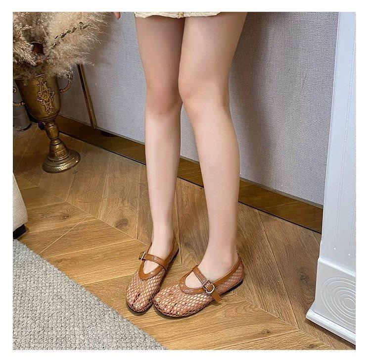 Womens Hollowed-out Breathable Flat Sandals