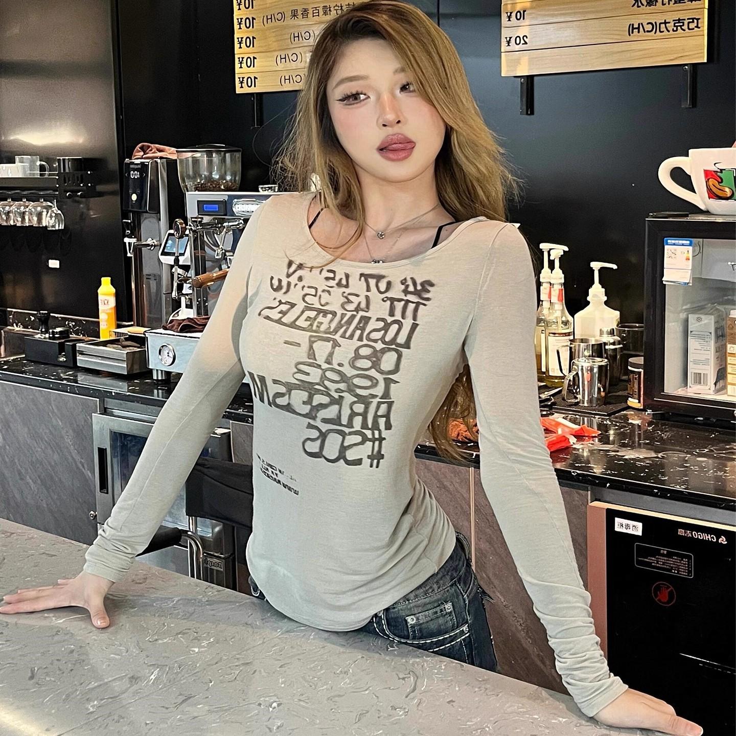 Retro Niche Letter-print Long-sleeve Regular-shoulder Top