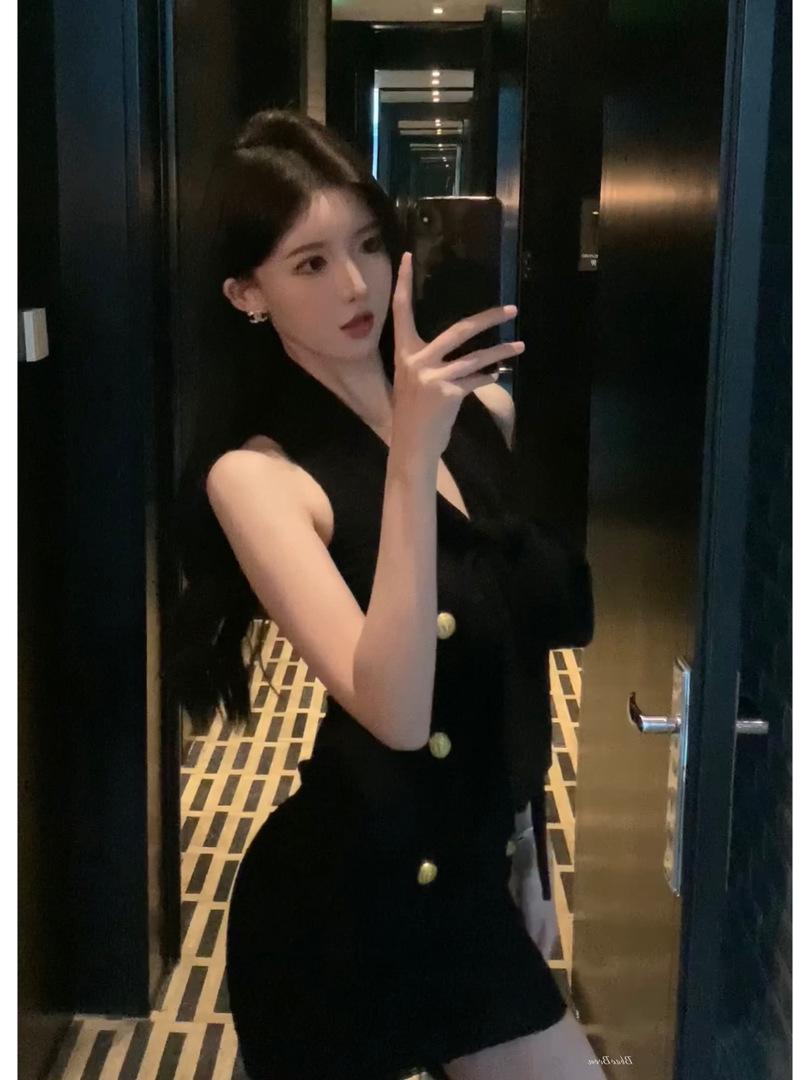 Popular Hot Girls Short Hip Skirt