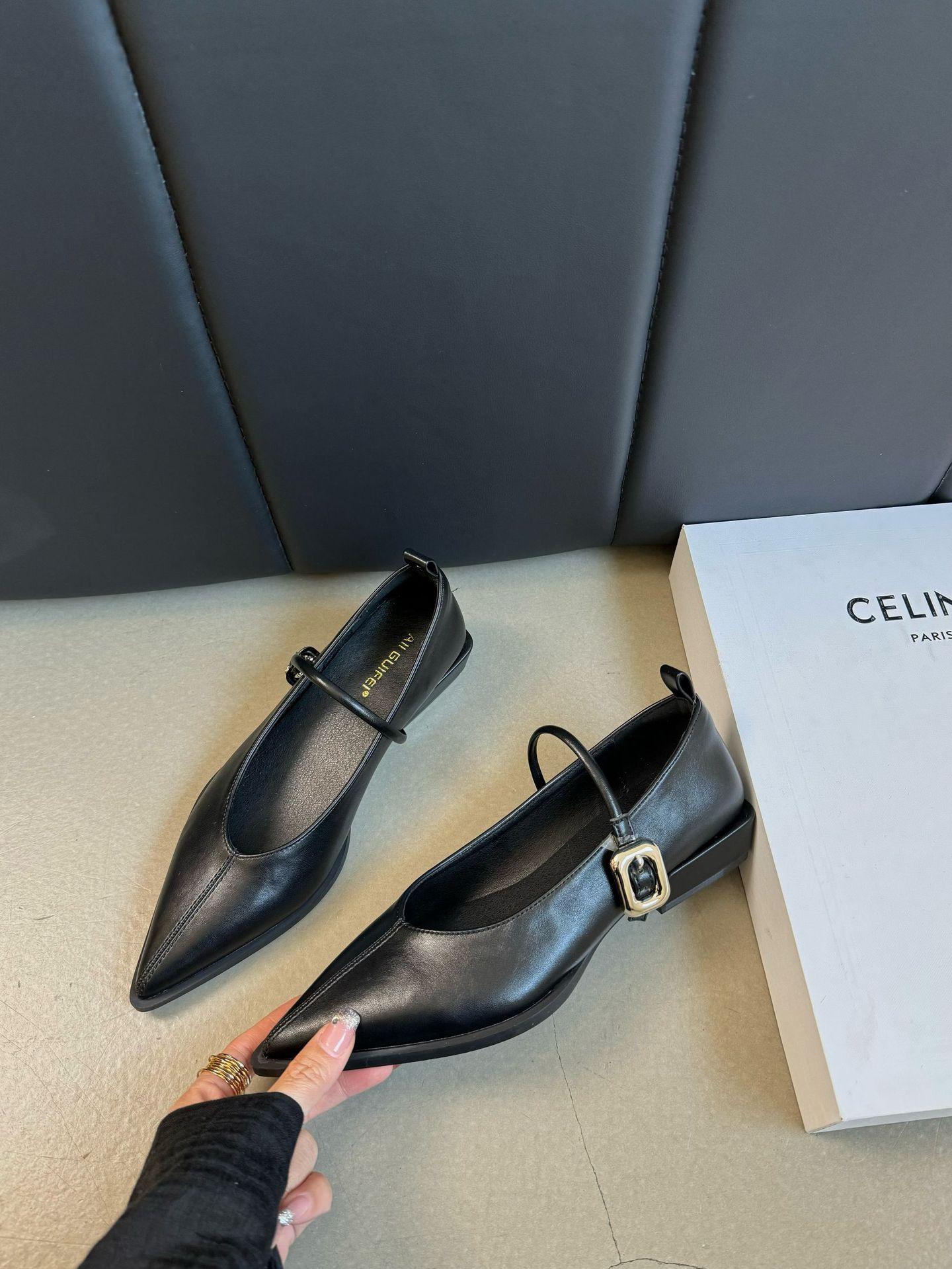Black / 35