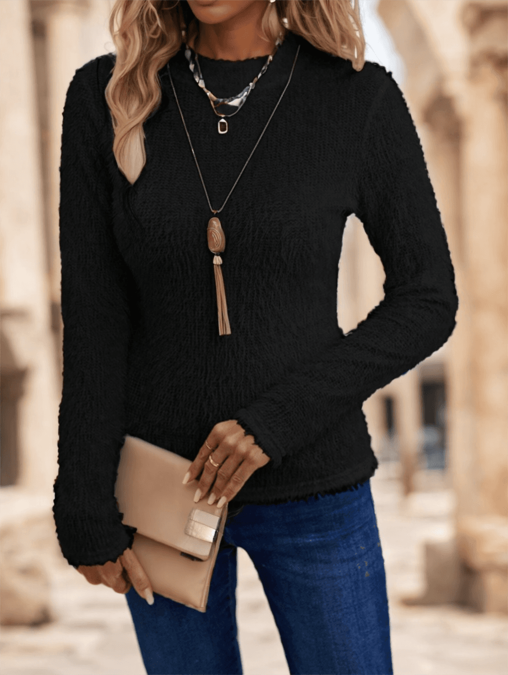 A Solid-colored Long-sleeved Top For Ladies