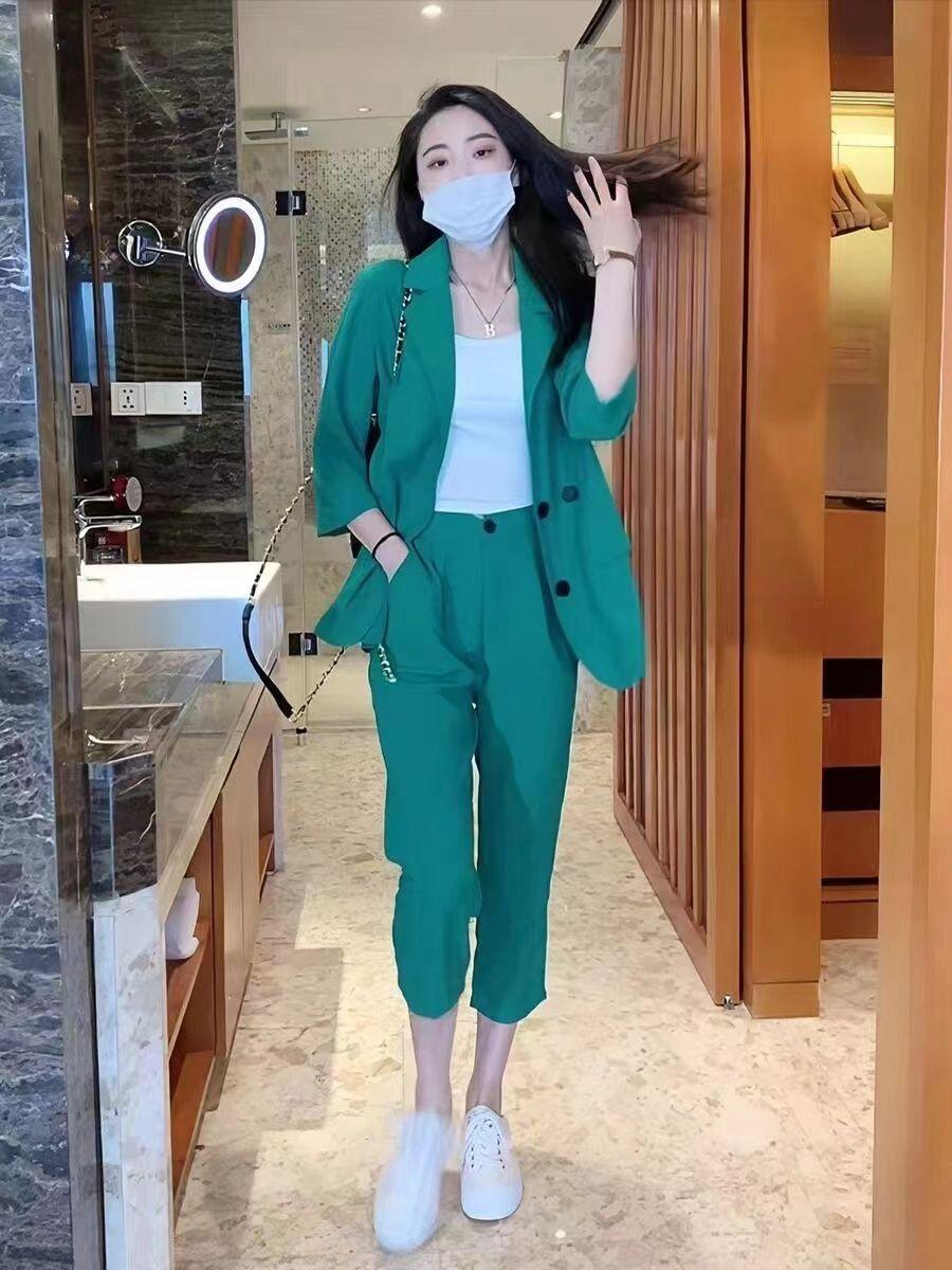 Green / M