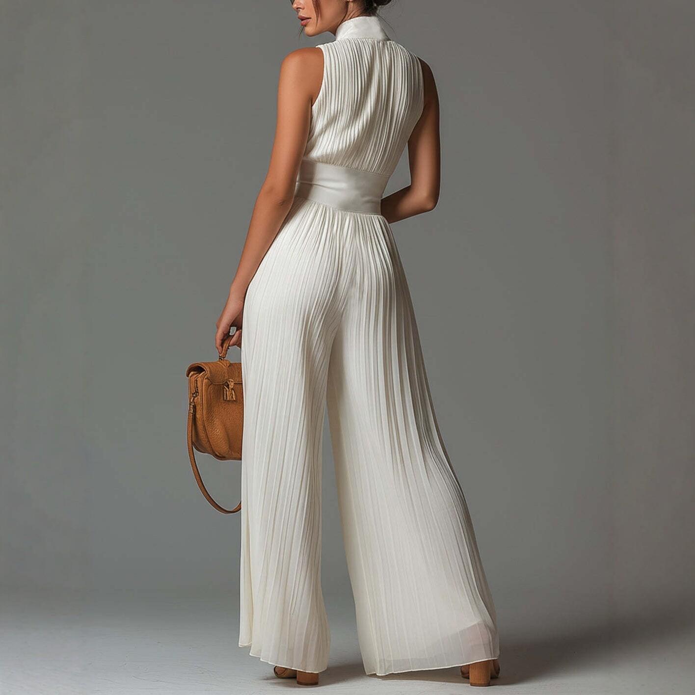 European And American-style White Pleated Halter Jumpsuit