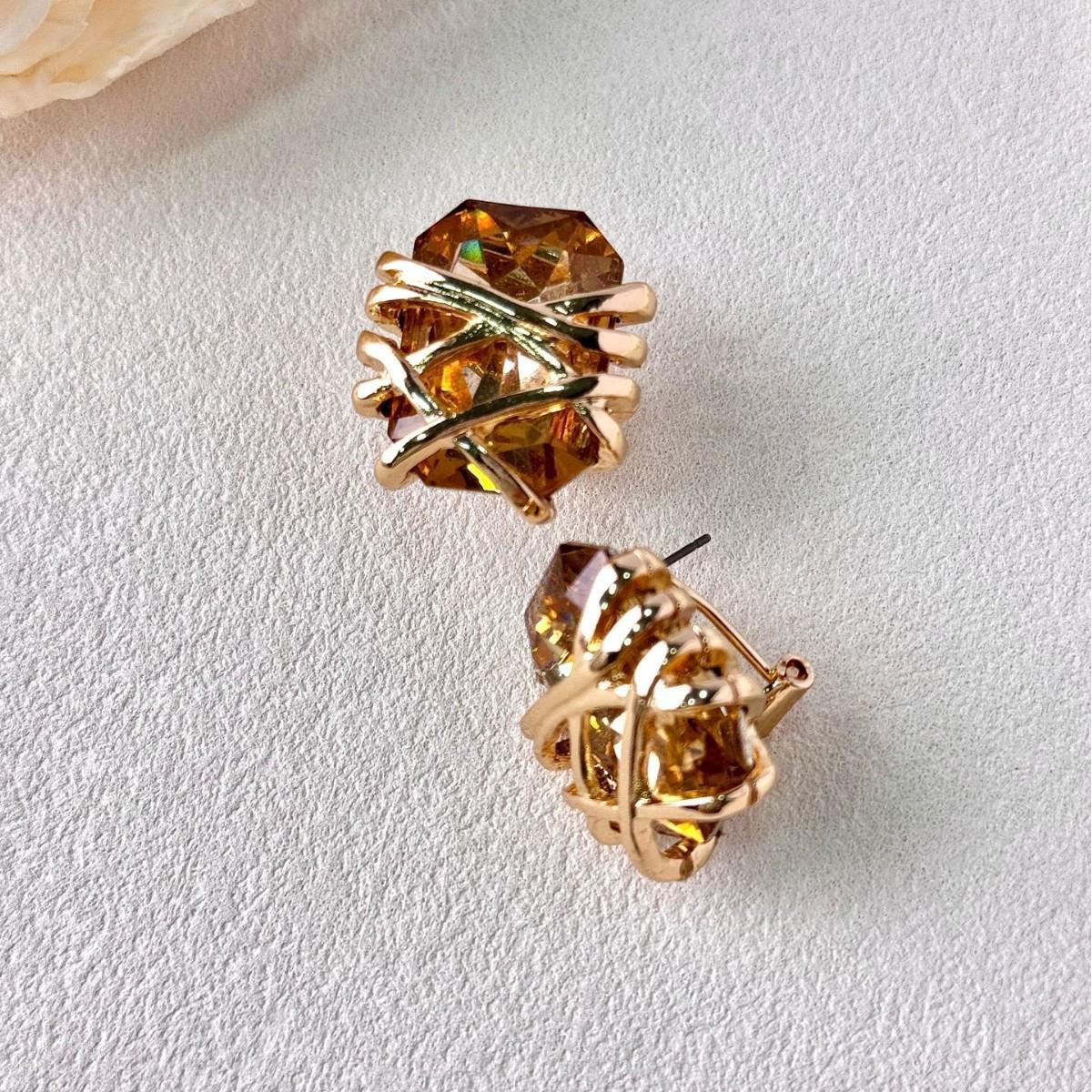 Commuter-style Olive-green Metal-wrapped Versatile Vintage Earrings