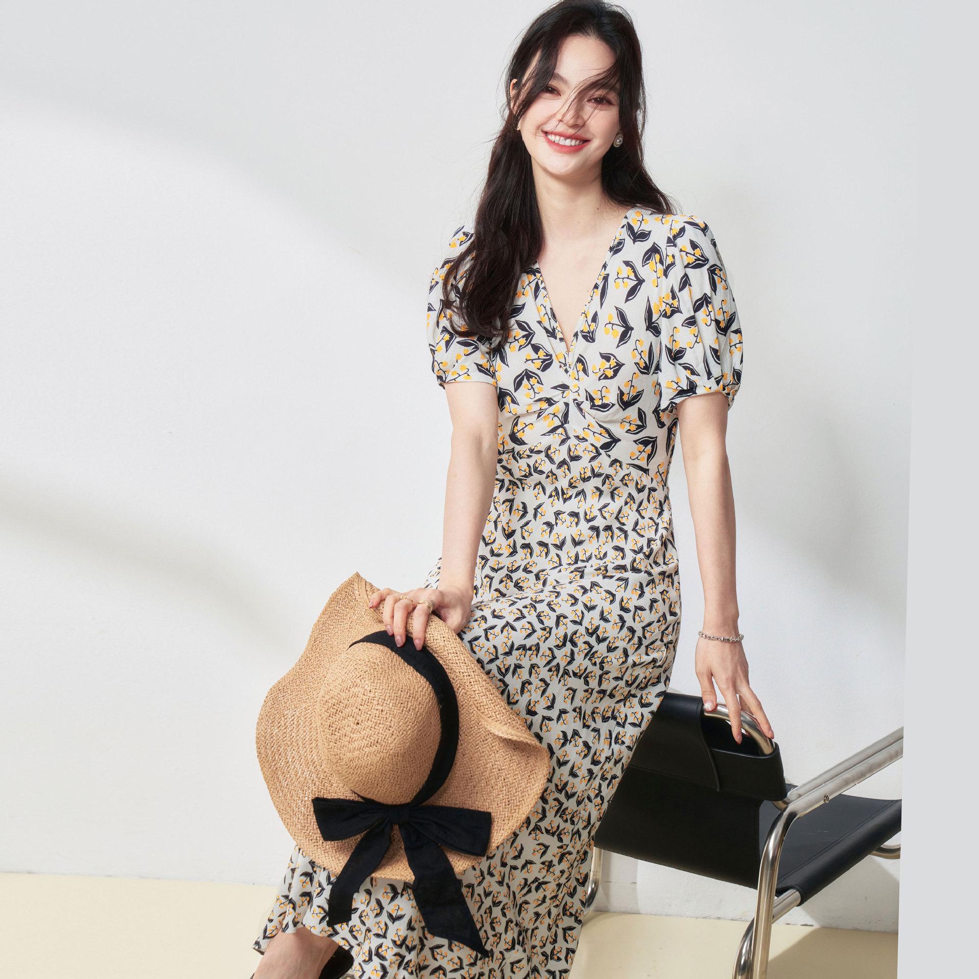 Elegant Graceful Puff Sleeve Lily V-neck Tight Waist Mid-length Dress