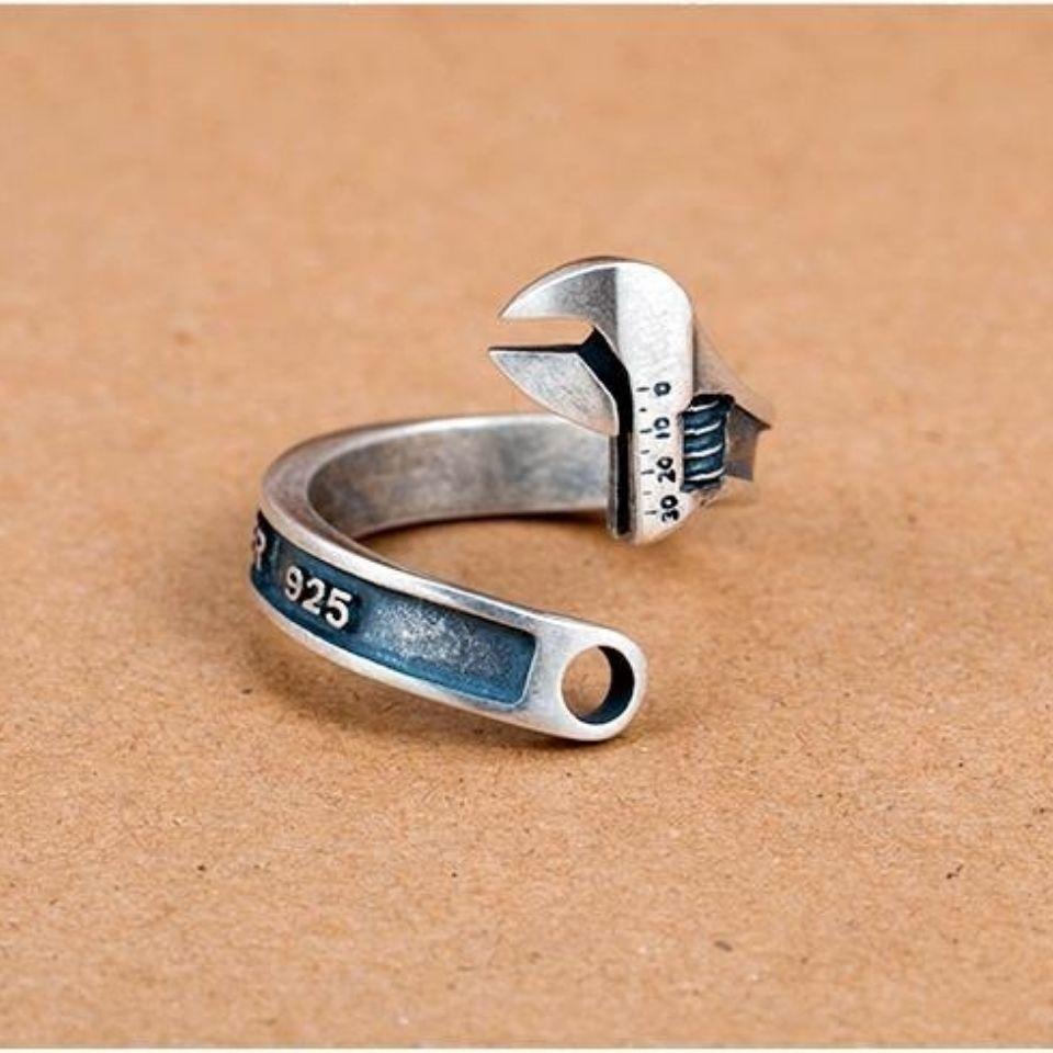 Wrench Ring / Adjustable Opening