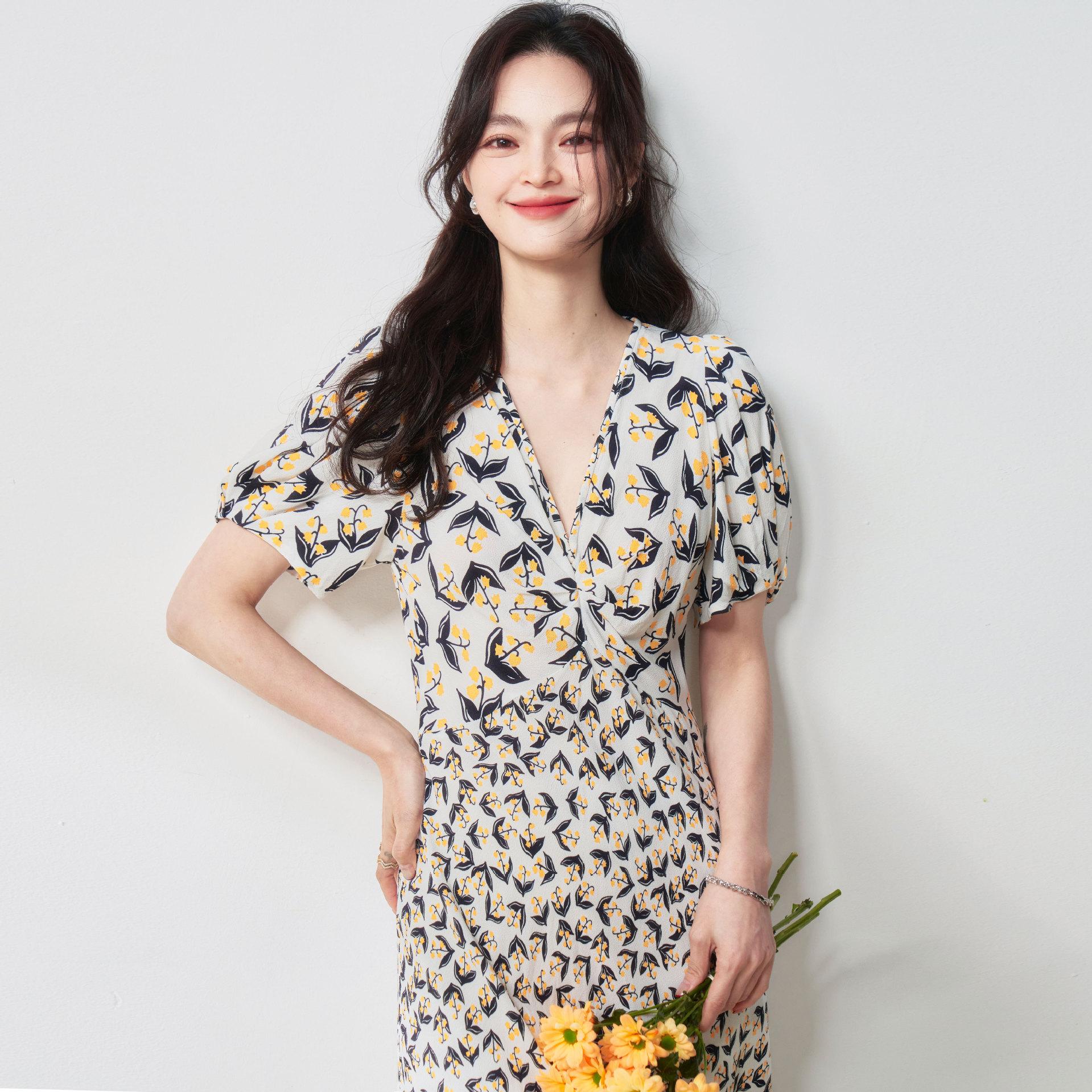 Elegant Graceful Puff Sleeve Lily V-neck Tight Waist Mid-length Dress