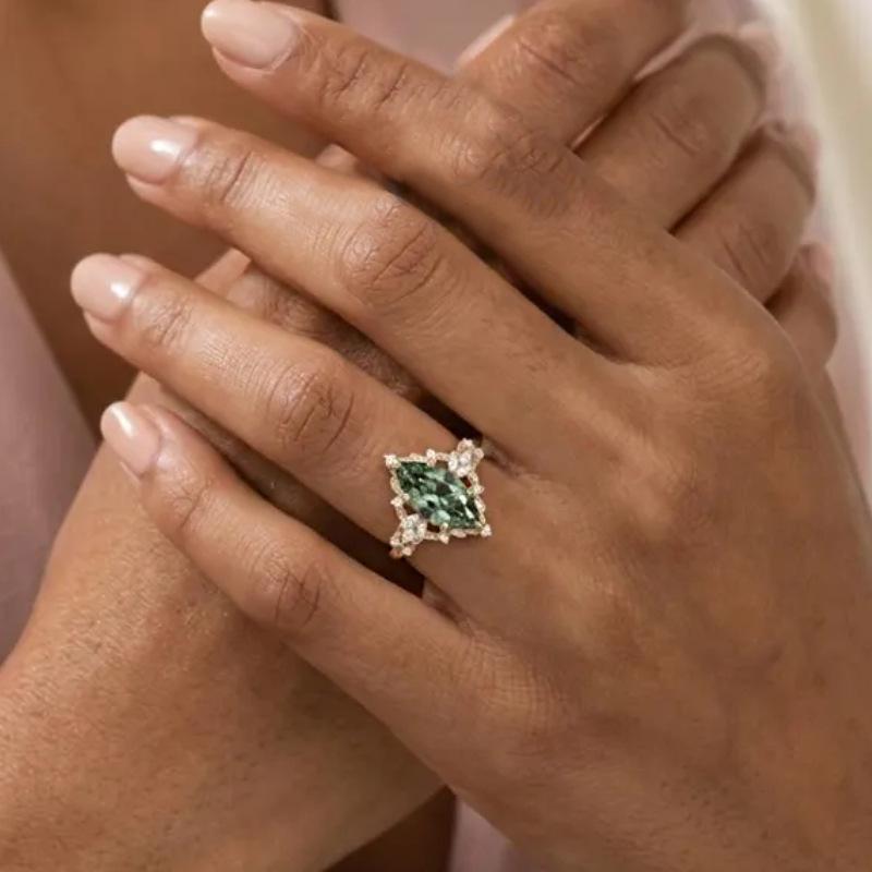 Floral Openwork Green Diamond Ring For Women