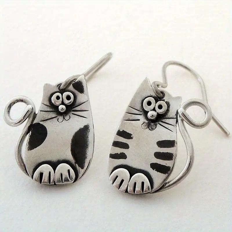 Retro-style Creative Cute Cat-shaped Pendant Earrings For Women