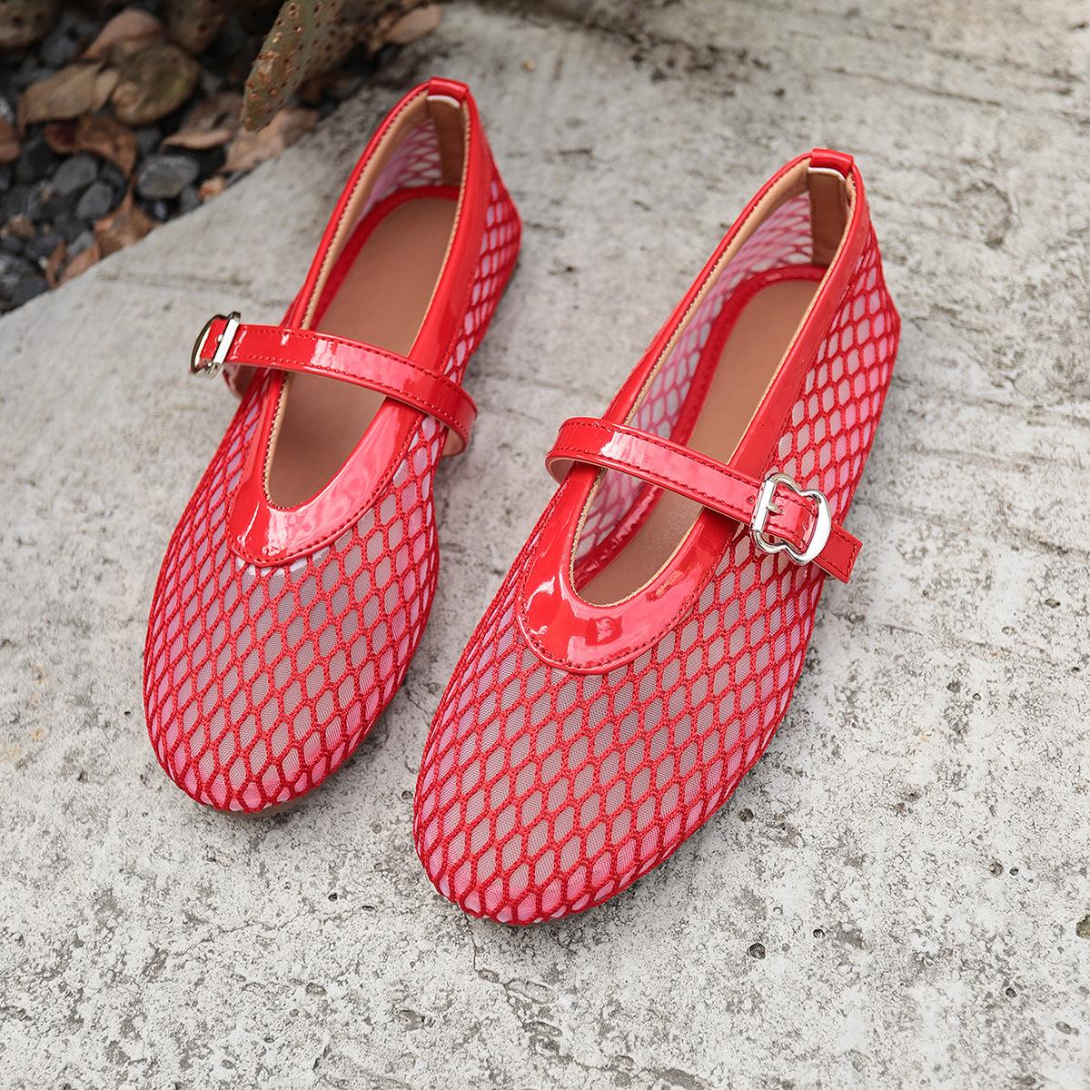 Red Without Buckle / 36