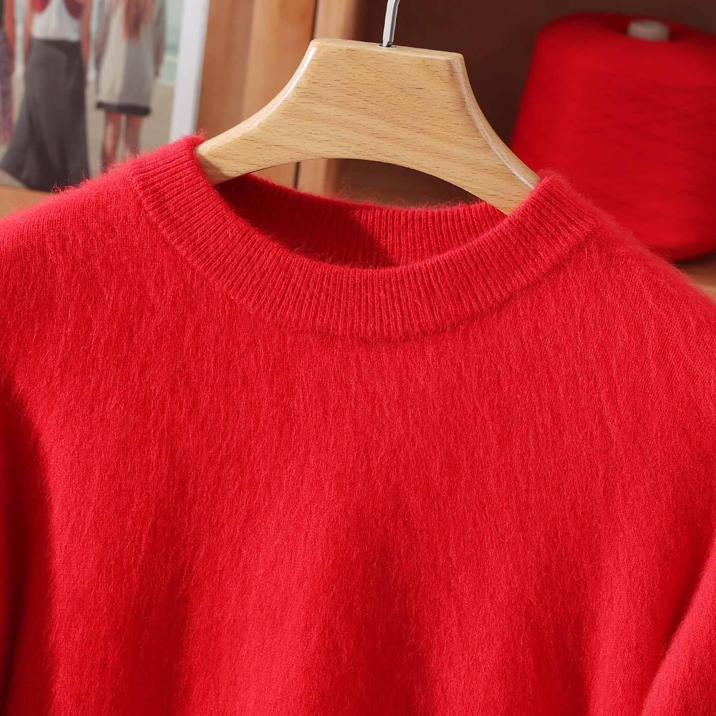 Red / M