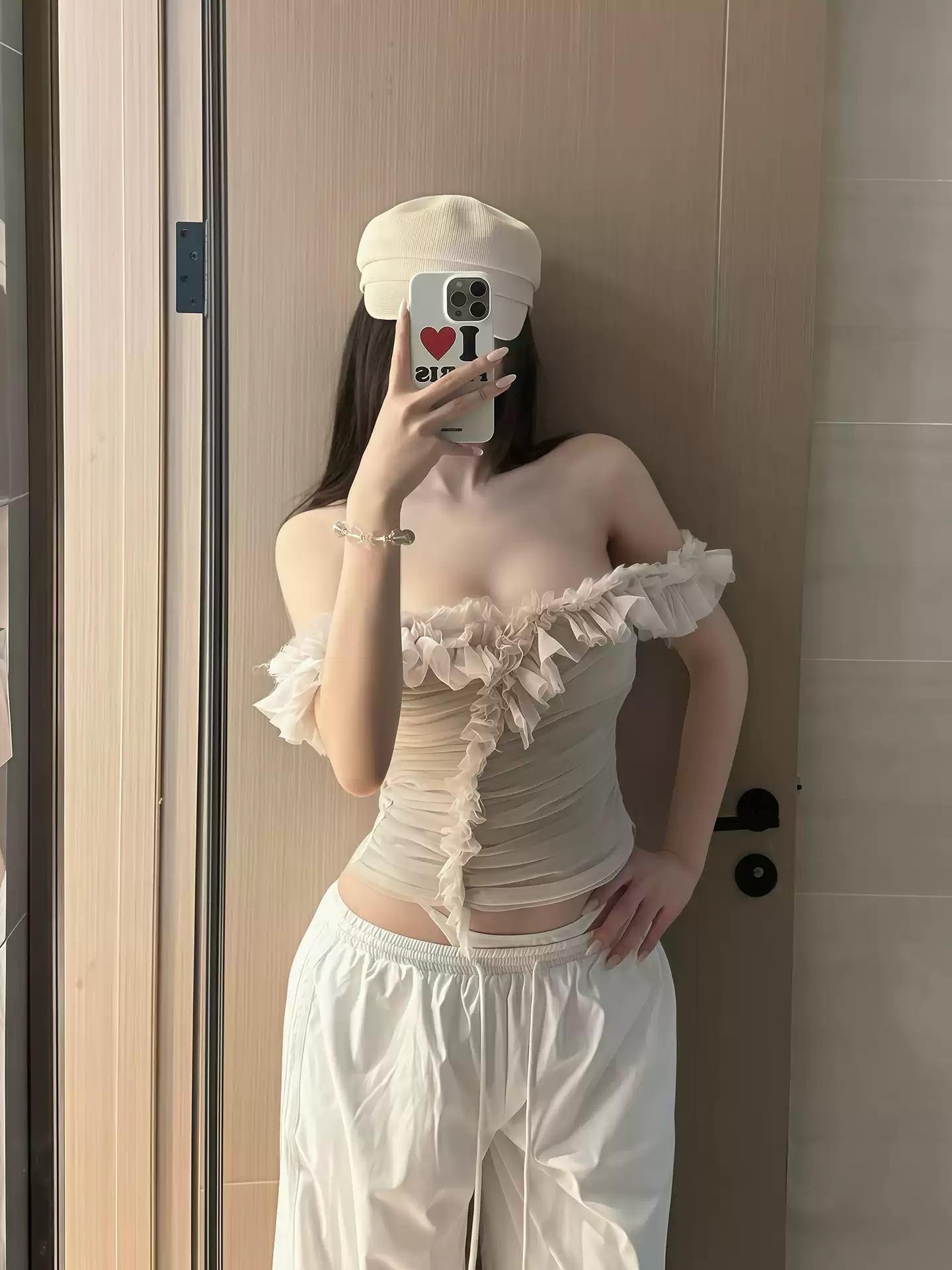 Gentle-style Off-shoulder Ruffled Short-sleeve T-shirt For Women