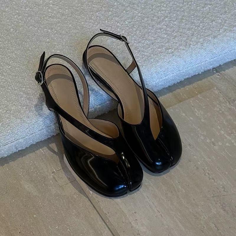 Black / 35