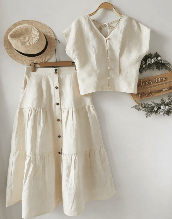 Gentle Style V-neck Button-down Sleeveless Top And High-waisted Skirt Set For Women