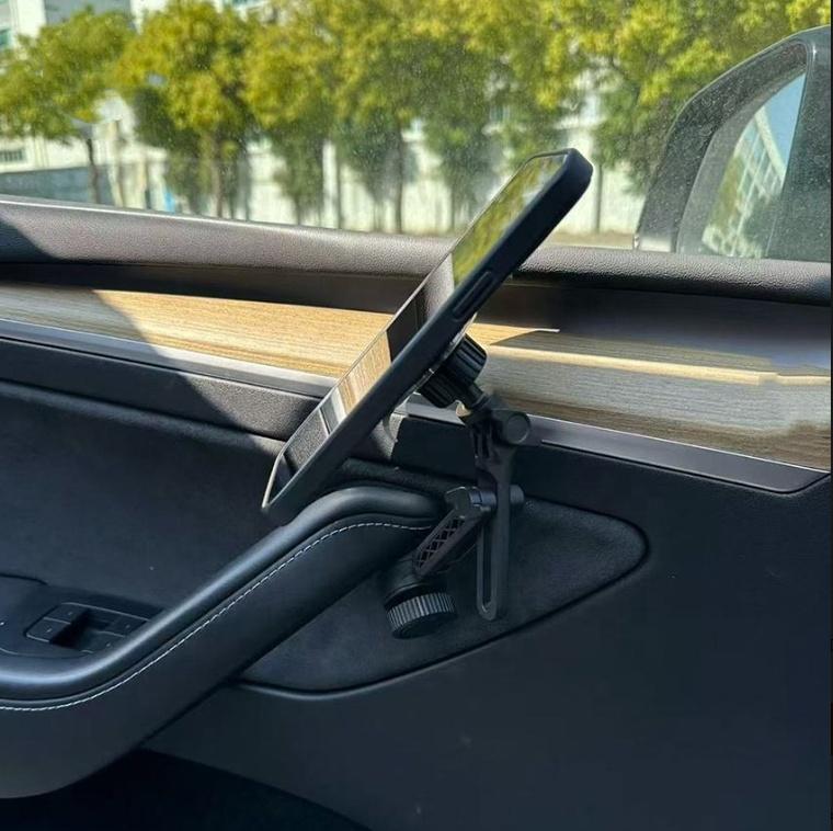 360 Retractable High-quality Alloy Adjustable Door Phone Holder Suitable For Tesla Model 3