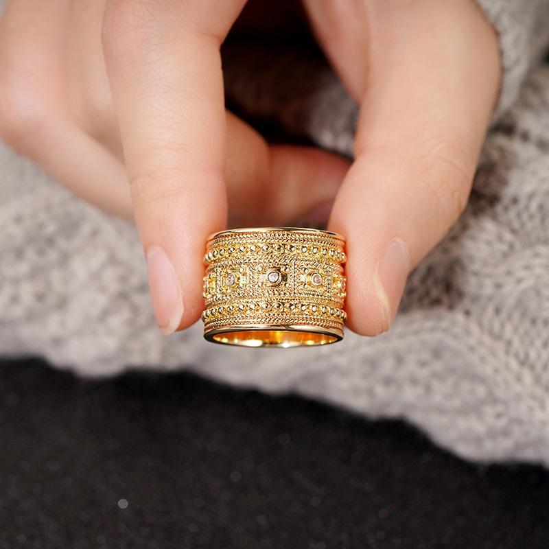 Heavy-duty Fashion-forward High-end Jewelry