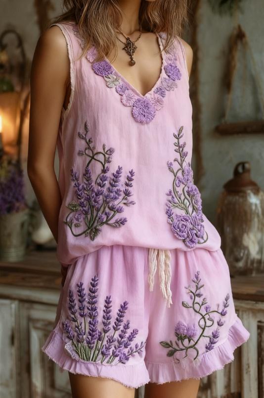Women's Floral Embroidery V-neck Vest And Shorts Two-Piece Set