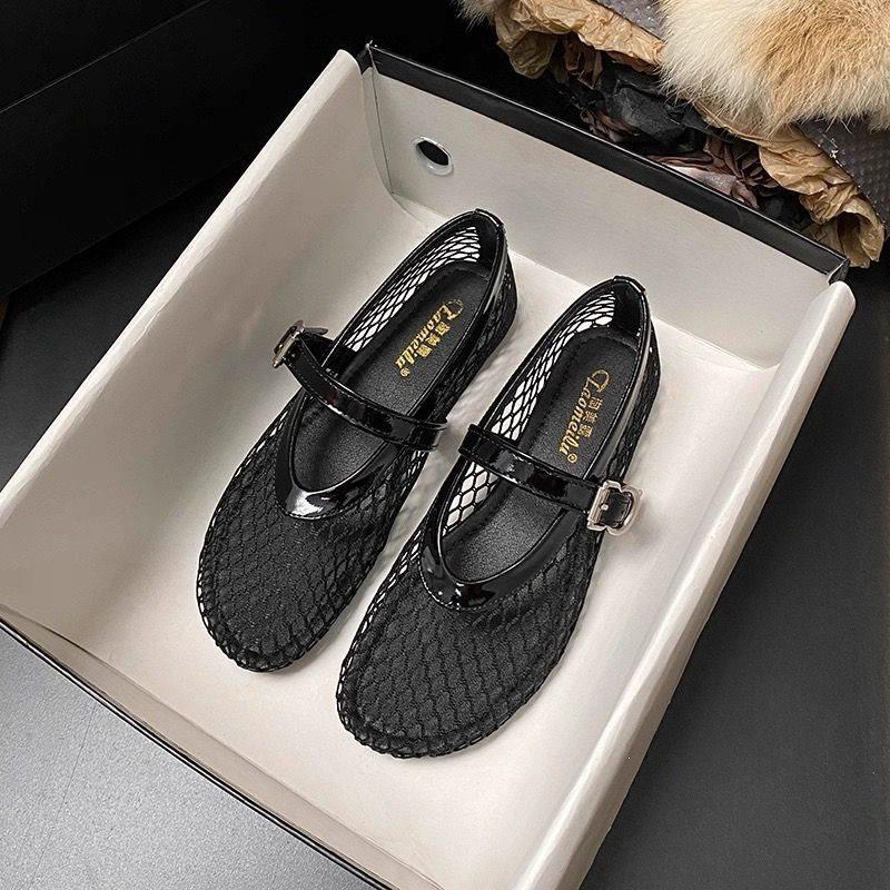 Black / 40