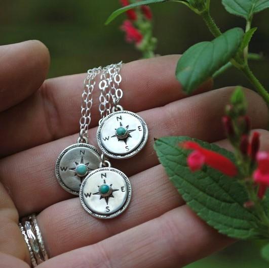 Retro Minimalist Round Turquoise Compass Necklace