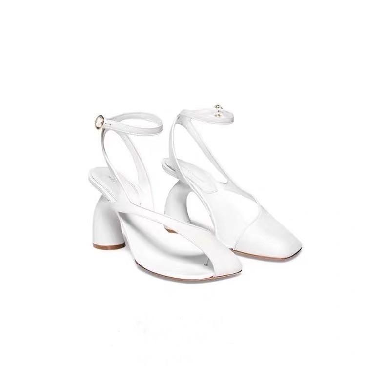 White / 34