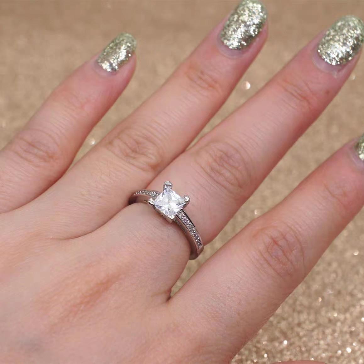 European And American Minimalist Womens Engagement Ring