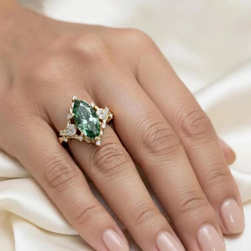 Floral Openwork Green Diamond Ring For Women
