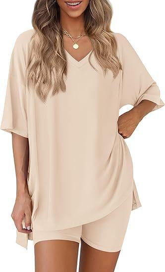 Comfortable And Stylish Womens Casual V-neck Loose-fit T-shirt And Elastic-waist Shorts Set For Home Wear