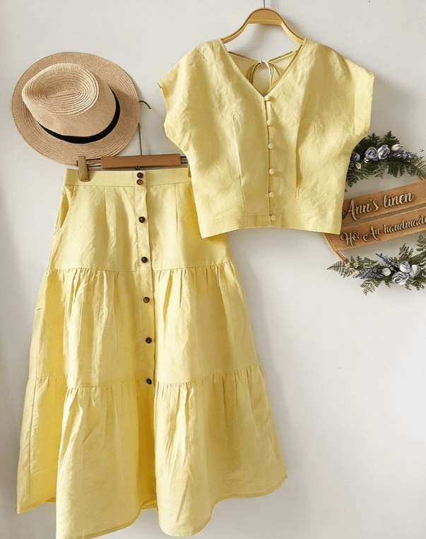 Gentle Style V-neck Button-down Sleeveless Top And High-waisted Skirt Set For Women