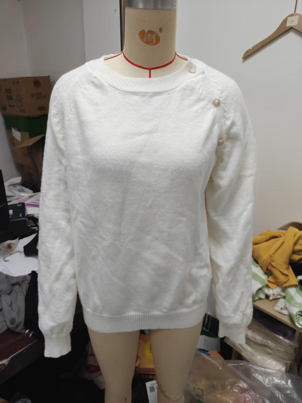 White / L