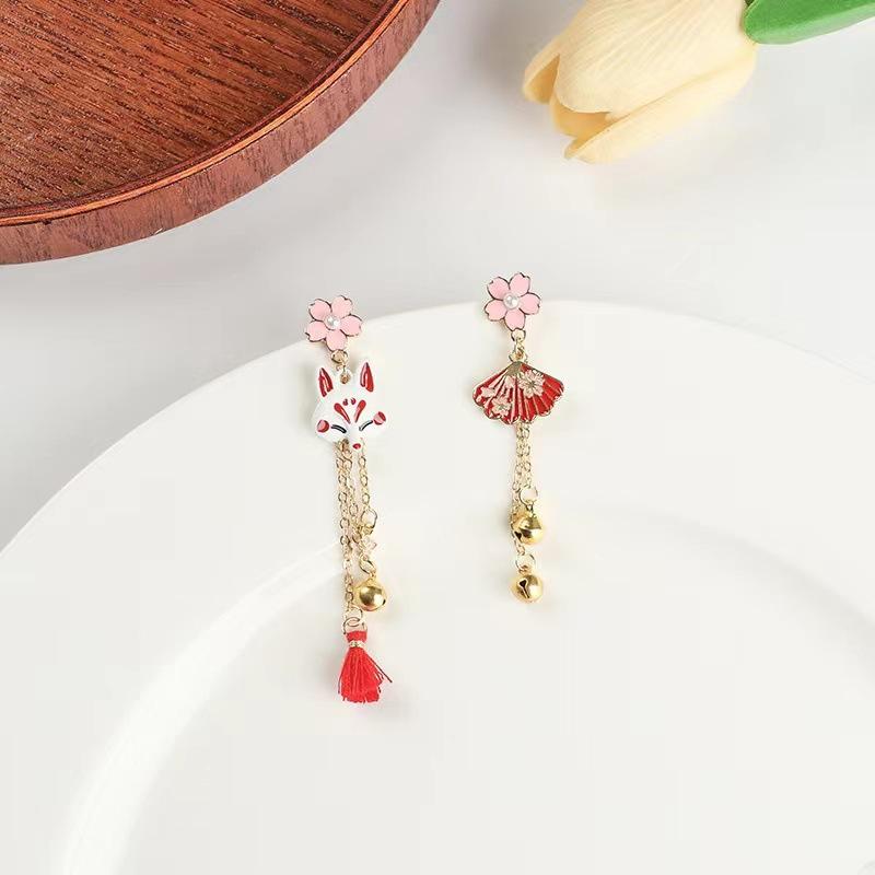 Little Fox Asymmetrical Fan-shaped Stud Earrings For Women