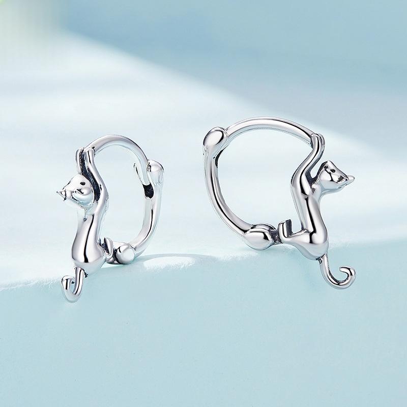 Languid Animal Small Cat Gold-Plated Earrings