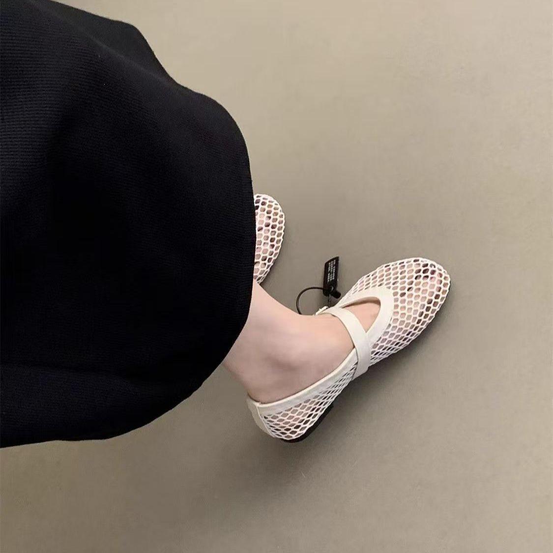 Womens Hollowed-out Breathable Flat Sandals