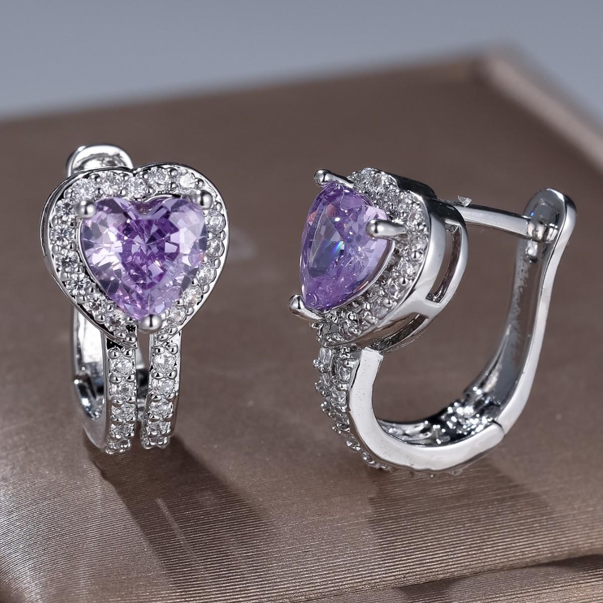 Classic Heart-shaped Hollow-out Ear Clips With Blue Diamonds